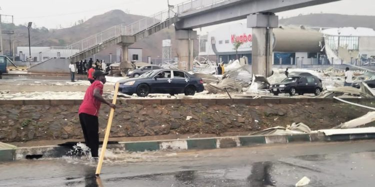 Windstorm damages Kugbo bus terminal in Abuja