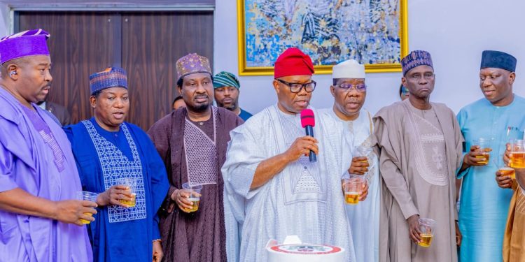 L-R: Senators Sharafadeen Alli, Simon Lalong, Deputy Senate President, Jibrin Barau; President of the Senate, Godswill Akpabio, Senate Leader, Opeyemi Bamidele, Senate Whip, Tahir Monguno and Senator Marshall Katung, during cutting of cake to celebrate Senators born in the Month of April and May, in the Senate President’s office yesterday. Photo: Senate President’s Office