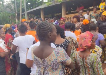 Joy in Nkporo wards as APC candidate, Ukwa’s gifts lift women, elderly amid hard times