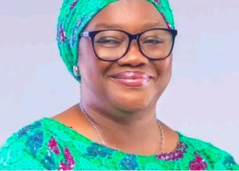 Akpabio’s wife’s Saturday Senate visit sparks controversy, as office fires back
